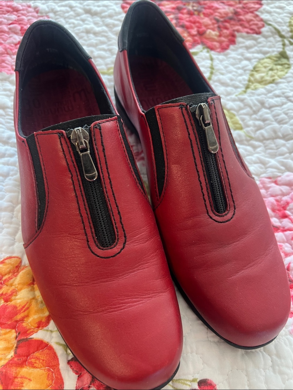 Munro Italian Women leather Red Zip-Front Slip-On Shoes